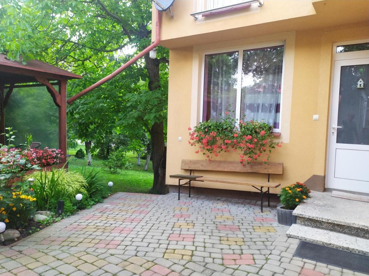 Apartament W Domu Na Wsi Tomaszów Lubelski Kültér fotó