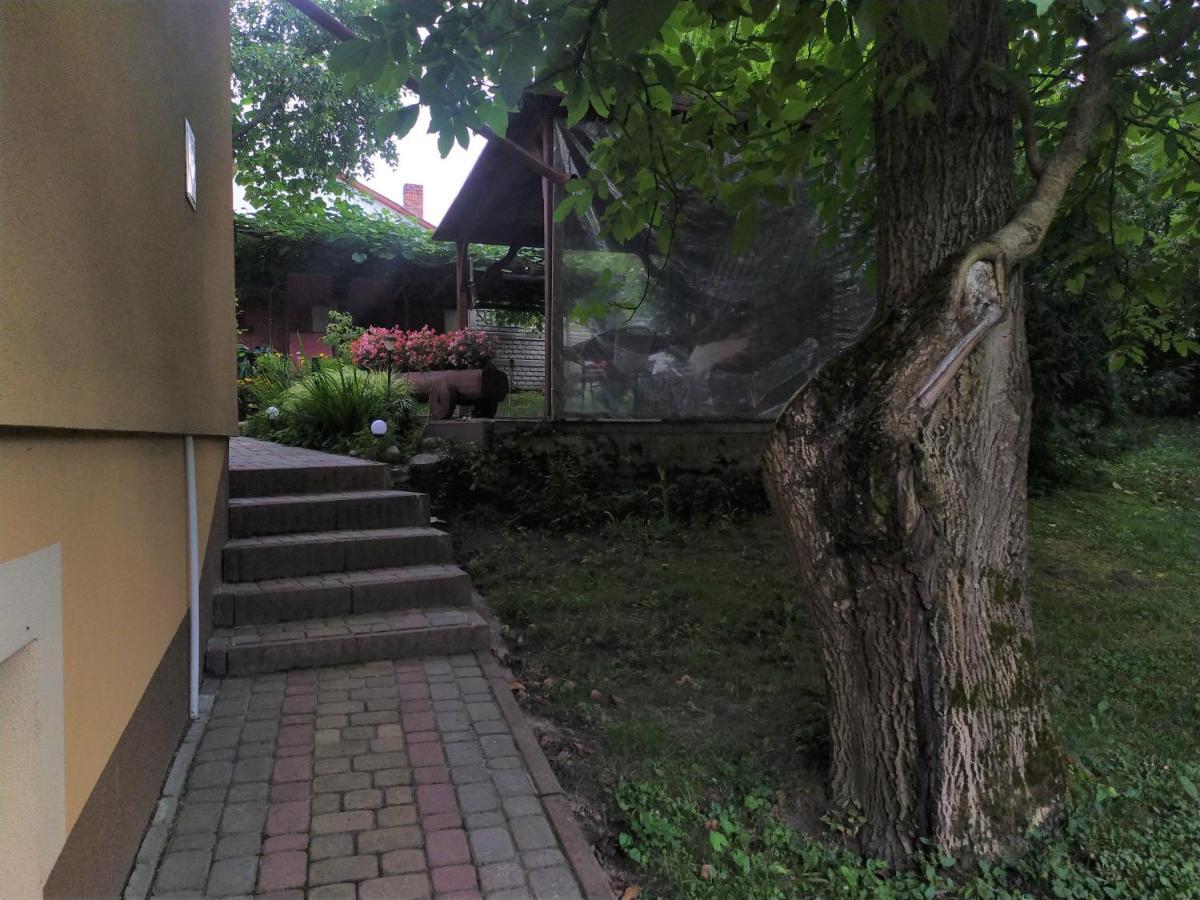 Apartament W Domu Na Wsi Tomaszów Lubelski Kültér fotó